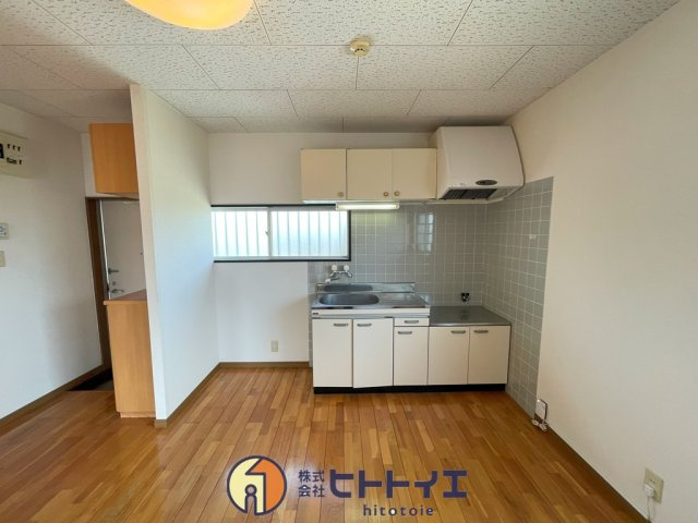 ベルメゾン室岡の居間・リビング