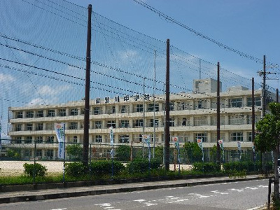 【周辺】 | ウイングサンキャッスル | 東近江市立能登川中学校（507m）