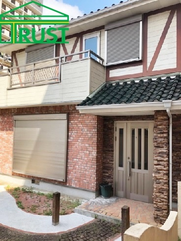 桜町中古戸建の外観|レンガ調のお洒落な外観です。