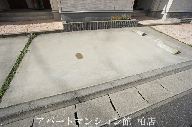 ドルフィンⅡの駐車場