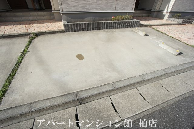 ドルフィンⅡの駐車場