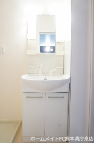 熊本市中央区大江４丁目のアパートの独立洗面台