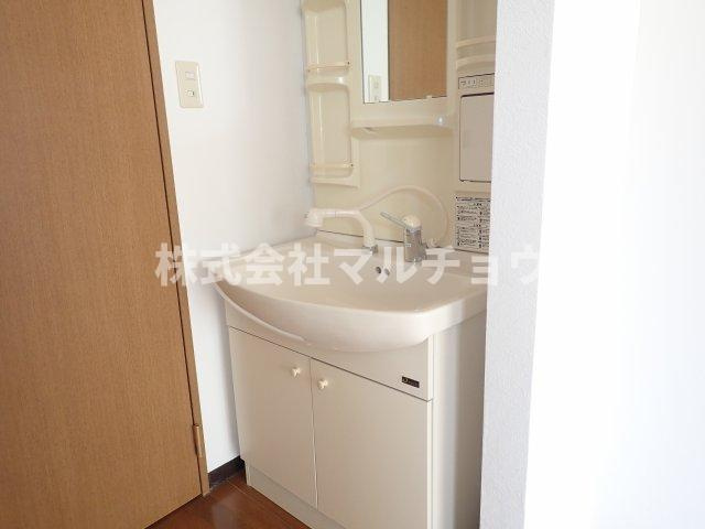 CASA CARINA 8のキッチン|コンパクトなキッチンで掃除もラクラク