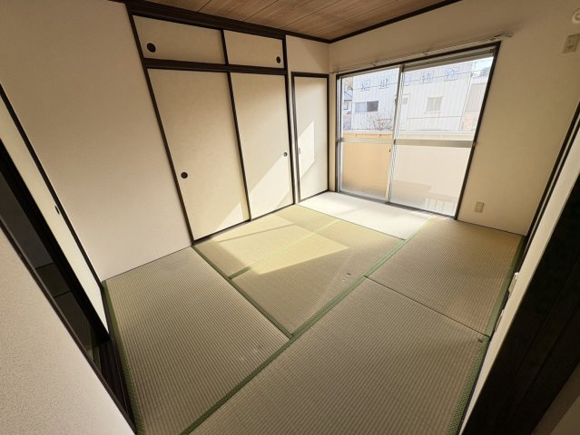 ドルフ石井Ａ棟の和室