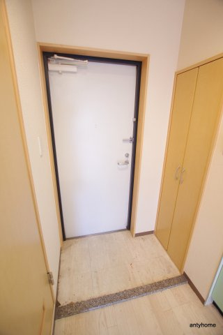 ＣＲＵＭ－１　仲介手数料無料の玄関