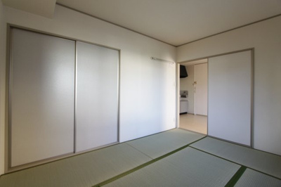 【和室】 | メゾンラフィーネＢ棟 | 畳の上でゆっくりとくつろげる和室です