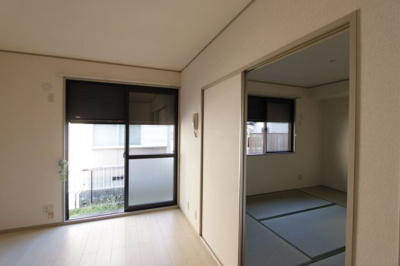 【その他】 | メゾンラフィーネＢ棟 | シャッター雨戸です
