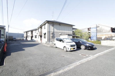 【駐車場】 | メゾンラフィーネＢ棟 | 駐車場があります