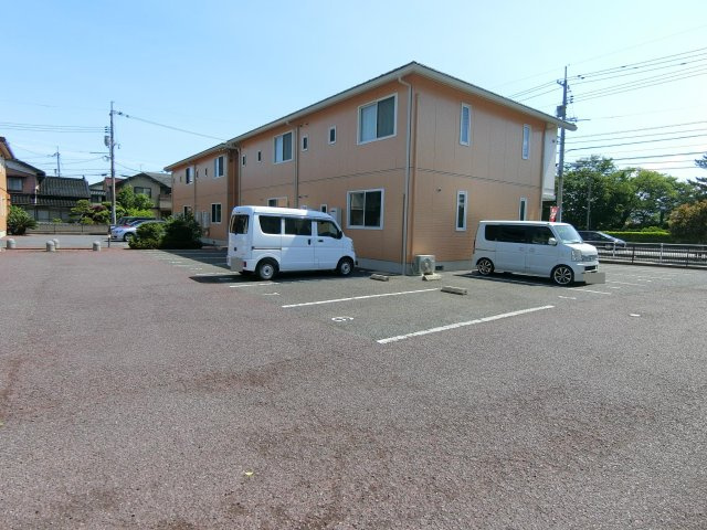 フェリーチェ　A棟の駐車場