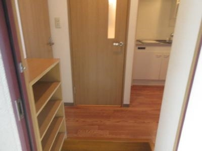 コージーハイツ大宮の玄関