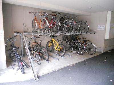 コージーハイツ大宮の駐車場|駐輪場