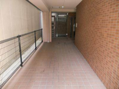 コージーハイツ大宮のエントランス|エントランス