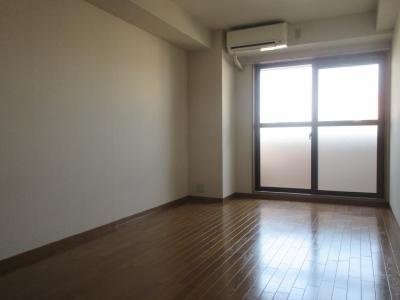 コージーハイツ大宮の居間・リビング|洋室