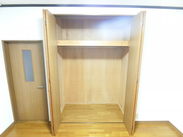 春日戸建の収納