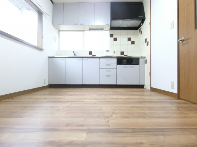 春日戸建のキッチン