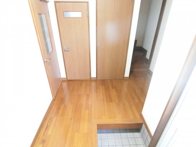 春日戸建のロビー