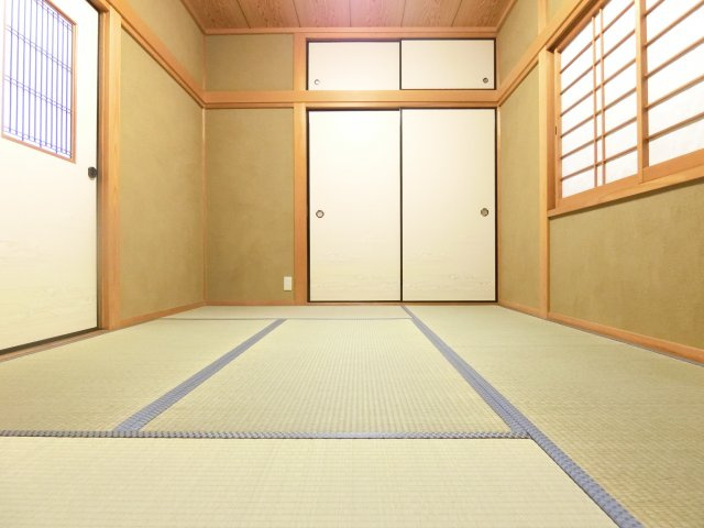 春日戸建の和室