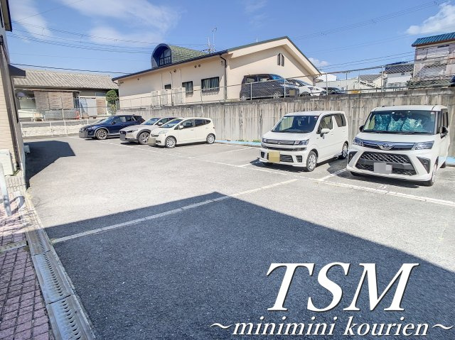 グリーンバレーＡ棟の駐車場