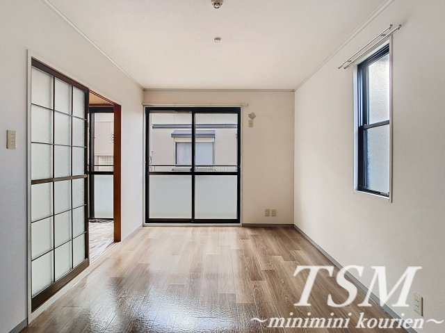 グリーンバレーＡ棟の居間・リビング