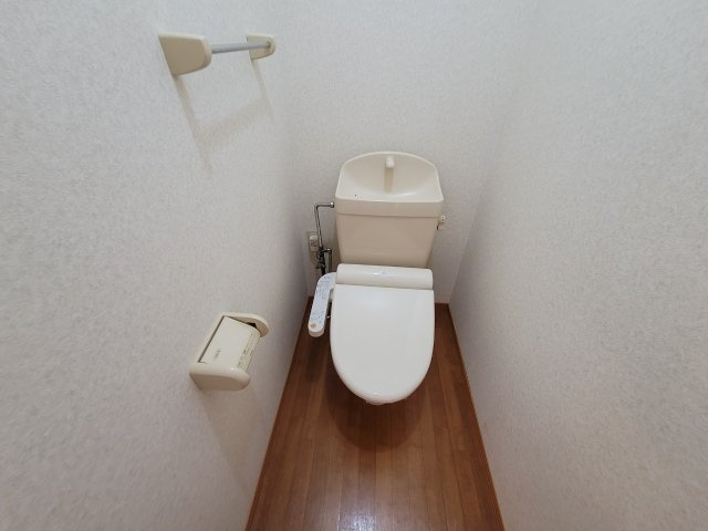 グランデ雅のトイレ|落ち着いたトイレです