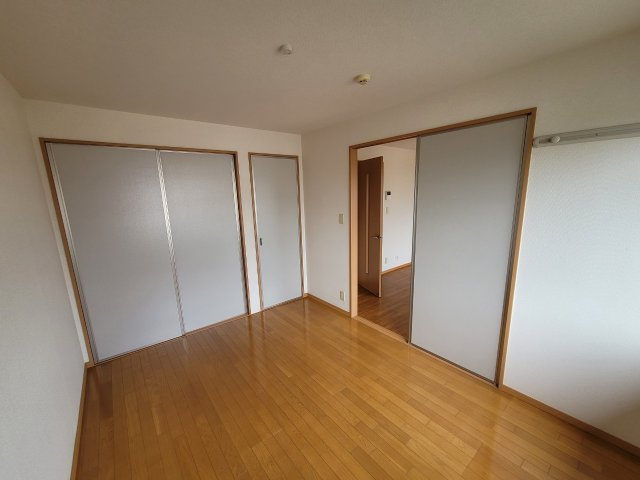 グランデ雅の洋室|過ごしやすい室内です
