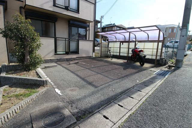 ボナールＦＵＪＩの駐車場
