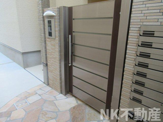 【エントランス】 | 落ち着いたエントランスです