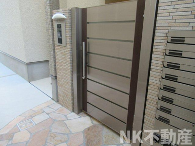 【エントランス】 | プランドールMS（八戸ノ里賃貸） | 落ち着いたエントランスです