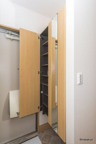 ベル・ラフィーネの玄関