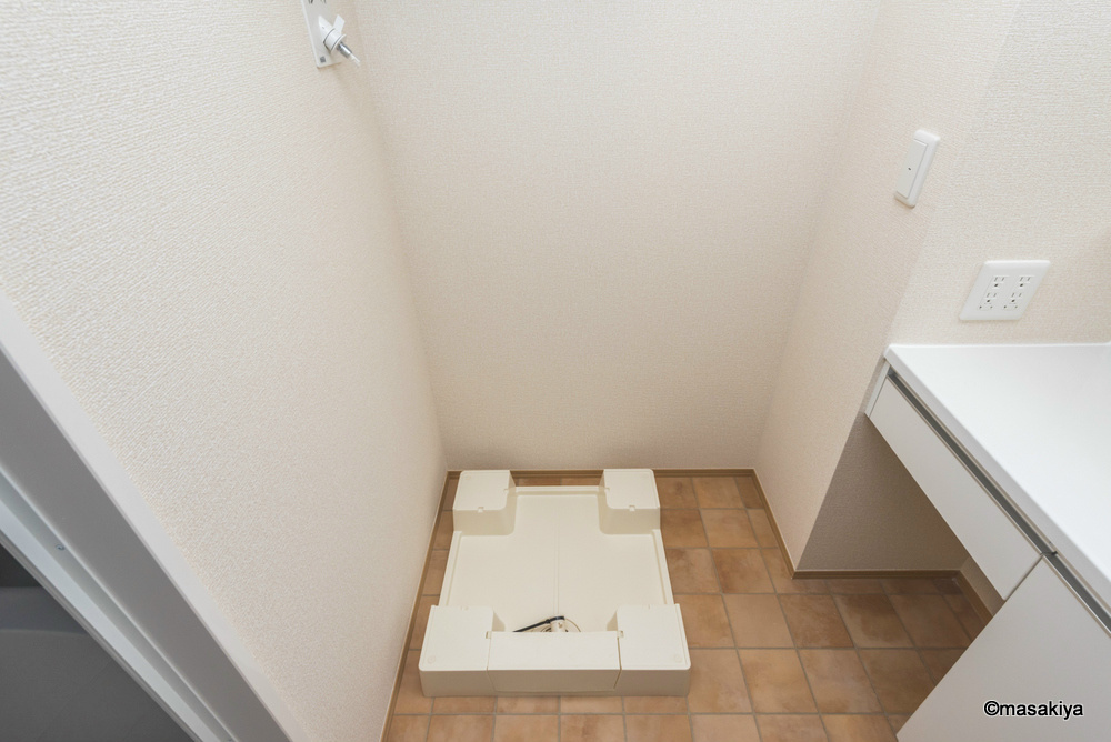 ベル・ラフィーネの洗面所|室内洗濯機置き場