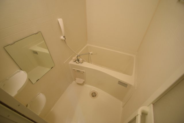 アンソレイエの浴室|浴室に鏡つき