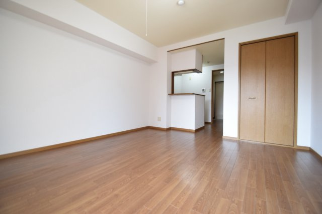 アンソレイエの居間・リビング|南向きで日当たり良好！