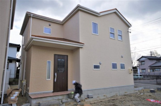 【外観】 | 堂々完成しました！(1～6号棟まで完成済み)
敷地面積179.34㎡(53.94坪)
駐車場並列２台。