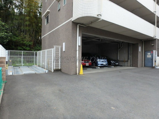 【駐車場】 | 敷地内駐車場