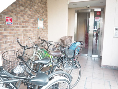 【エントランス】 | Suite溝口 | 建物の内部です