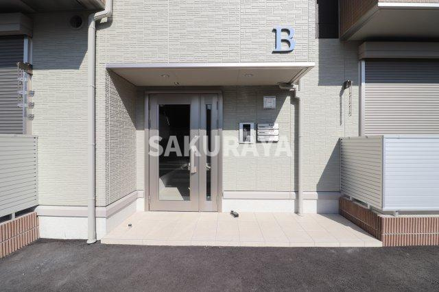 リオ グラシア Ｂのエントランス|東側エントランス