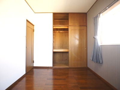 【収納】 | メゾン・ド・サングリーエ | 充実収納付きの北側洋間です♪