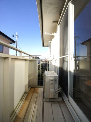 【バルコニー】 | メゾン・ド・サングリーエ | 日当たり良好！お洗濯物がたくさん干せます♪