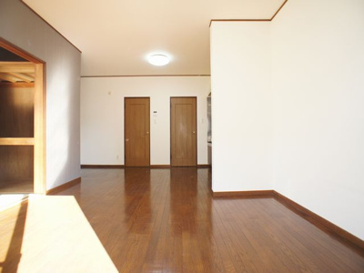 【居間・リビング】 | メゾン・ド・サングリーエ | 広々LDK♪