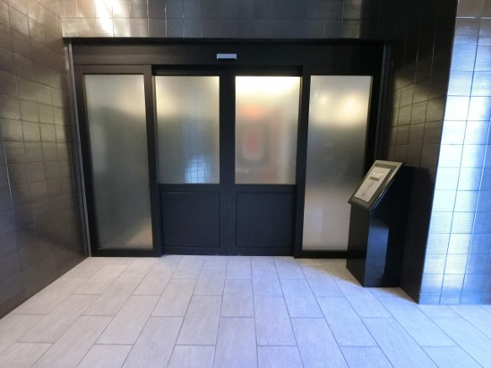 【エントランス】