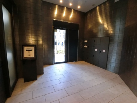 【エントランス】