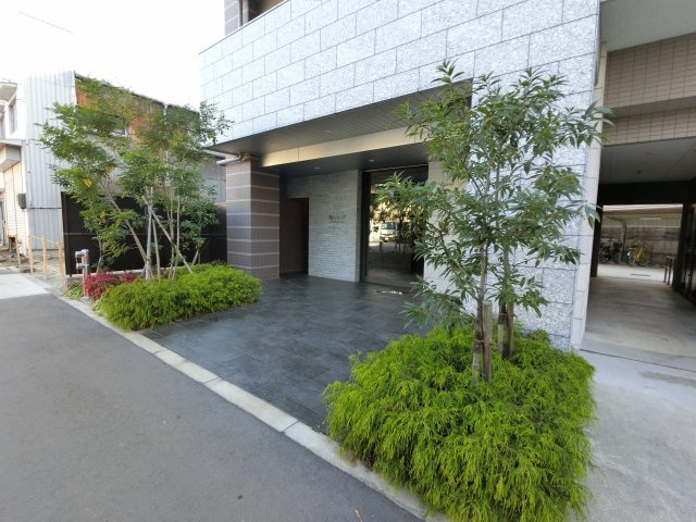 【エントランス】