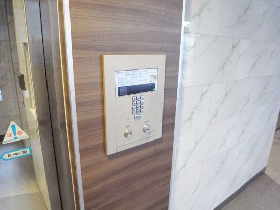 【エントランス】