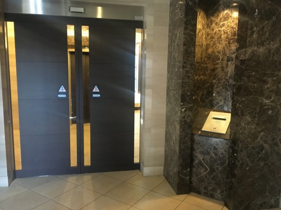 【エントランス】