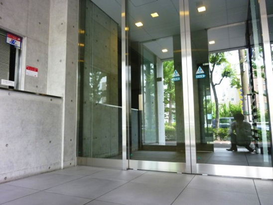 【エントランス】