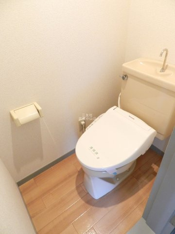 【トイレ】 | ウィスタリアヒルズS棟 | 清潔感のあるトイレです