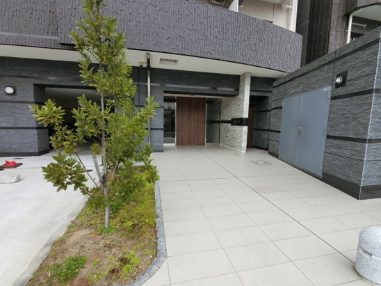【エントランス】