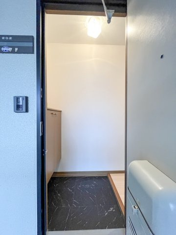 ヴィラ西福原D棟の玄関