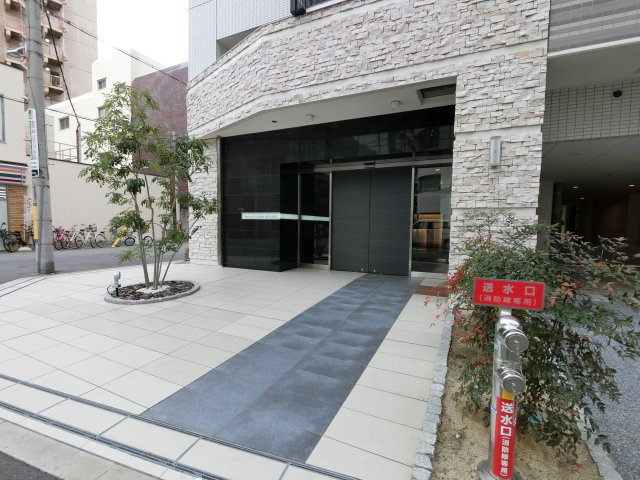 【エントランス】