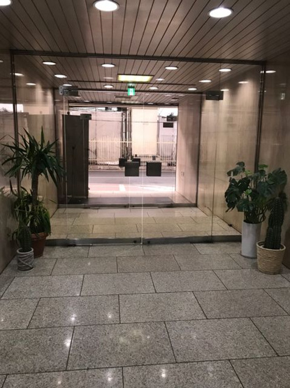 【エントランス】 | 日進ビルディング